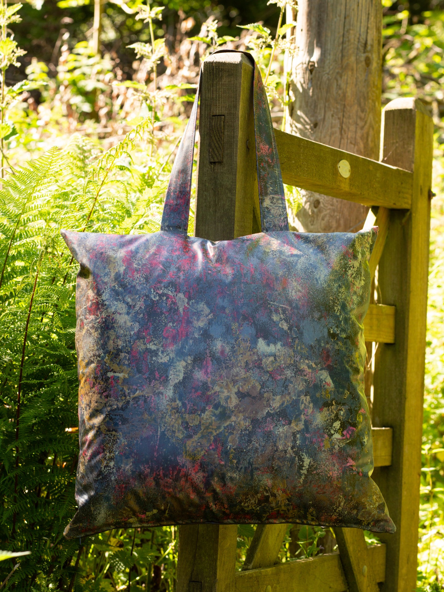 Cushion with handle - Oilcloth - Mottled/Purple