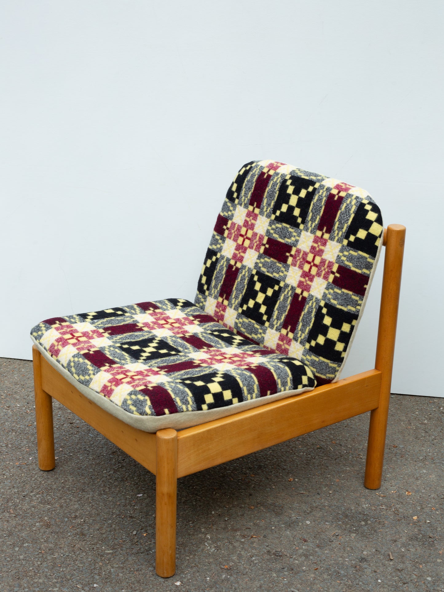 Ercol Blonde 747 Lounge Chair - Welsh Tapestry - Red/Yellow/Cream/Black No.2