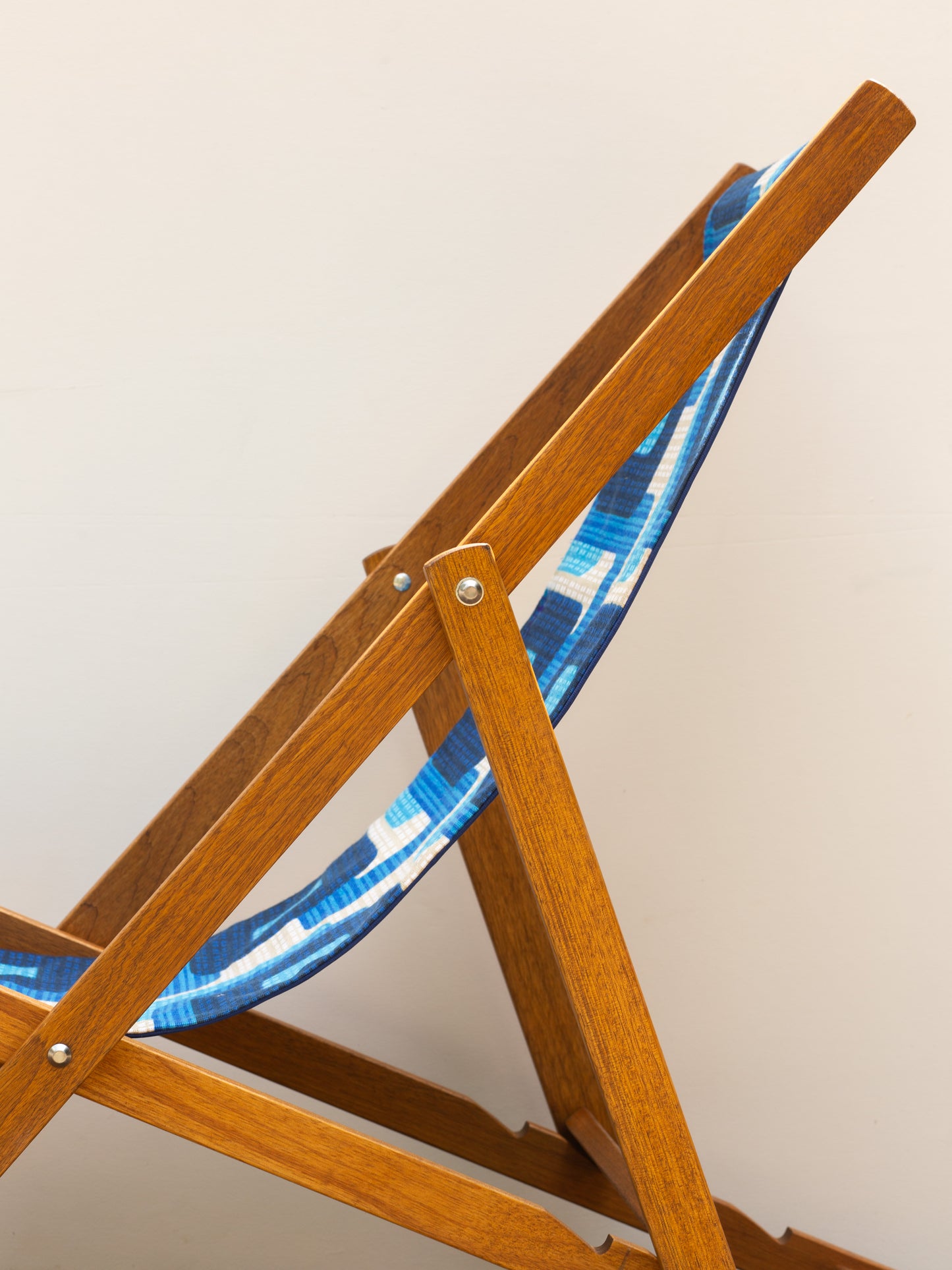 Deckchair - 1970s geo print - Blues